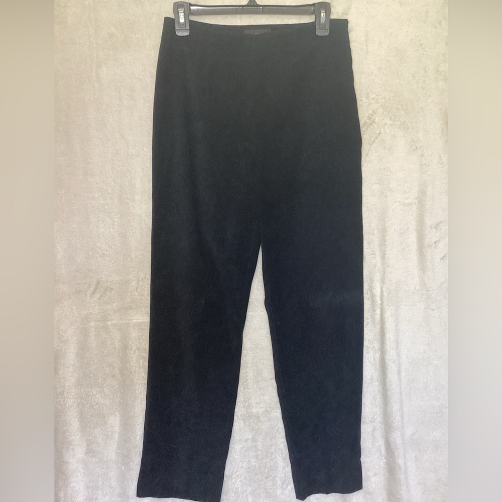 Elegant Black Cropped Pants Patterned material.